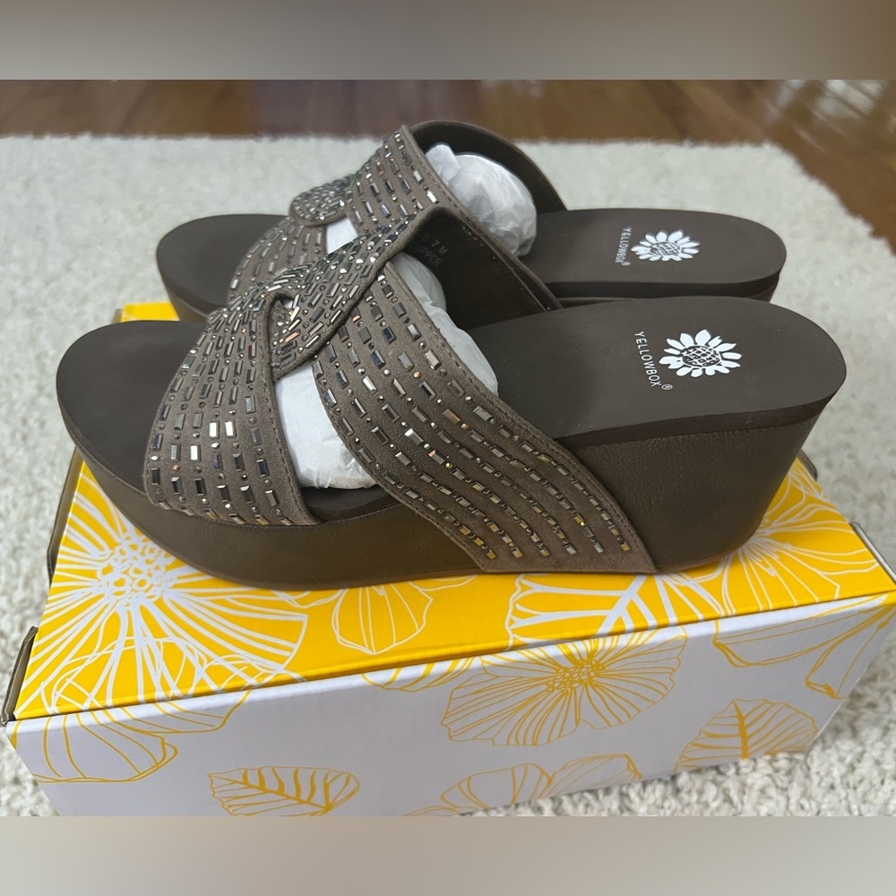 Women’s Size 7 Yellow Box Brown Wedge Sandals NEW - Picture 2 of 11
